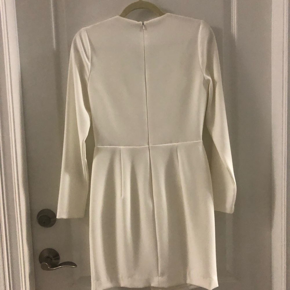Black Halo cream color dress, beautifully lined flattering cut for all figures. - Picture 4 of 8
